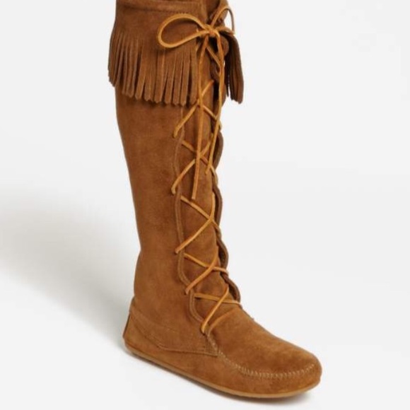 Minnetonka Shoes - 🎉Like NEW!🎉 Minnetoka Lace-Up  Boots